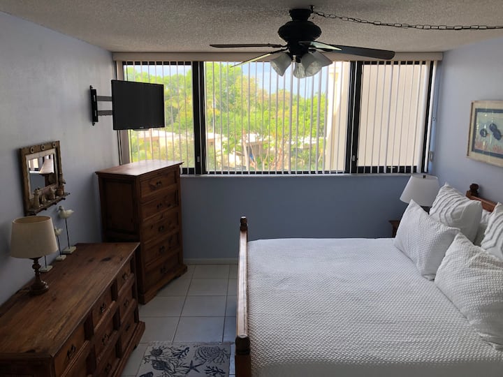 Potpuno nova bijela posteljina 2023.