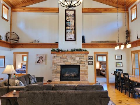 Four Sisters in Mazama-5 Bedrooms/Dog Friendly!