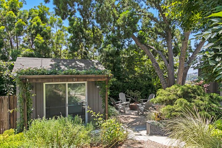 Sweeping views from cabin in park setting gallery image 4