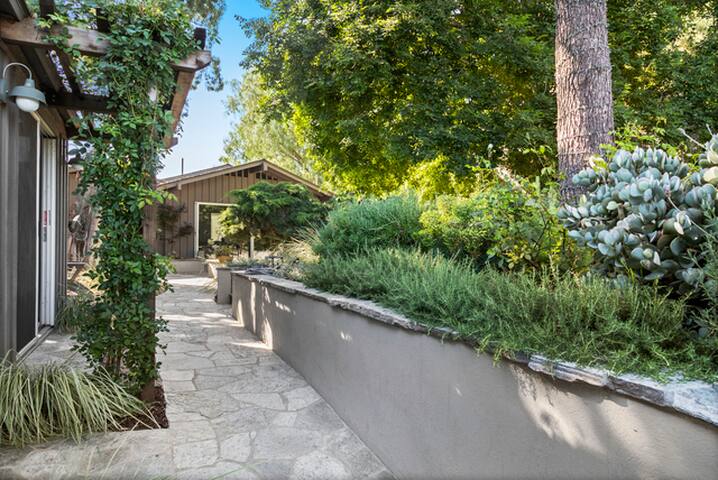 Sweeping views from cabin in park setting gallery image 3