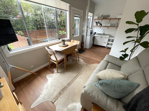 Successful Airbnb property: Manly, NSW: Clean + Self Contained in Manly