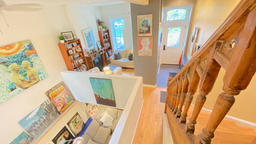 Kensington Market Heritage Town House w City Views gallery image 5