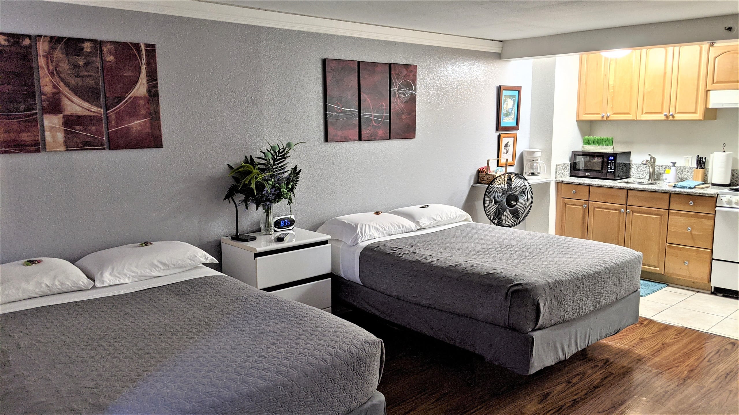Condo in Honolulu · ★4.83 · 1 bedroom · 2 beds · 1 private bath - Image 1