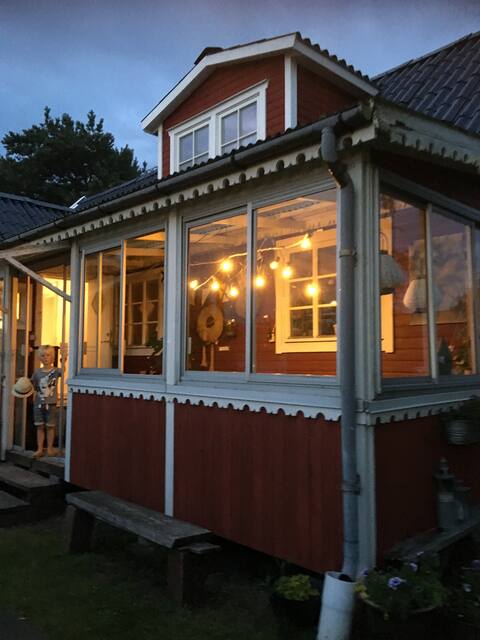 "Sigges" red cabin by the sea