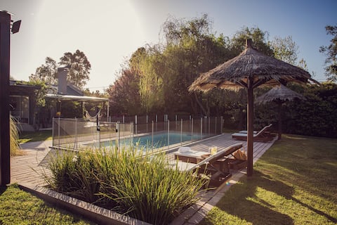 Beautiful Farmhouse with Heated Pool
12 pax