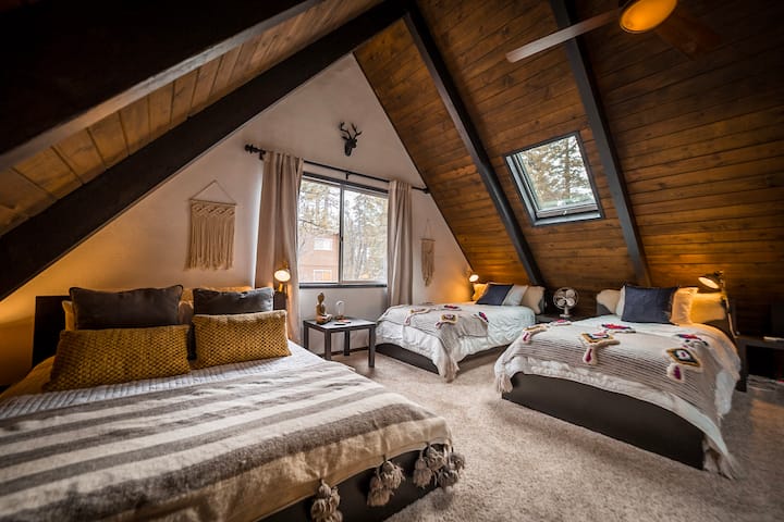 Sleeping Loft- 1 Queen, 2 Twins 