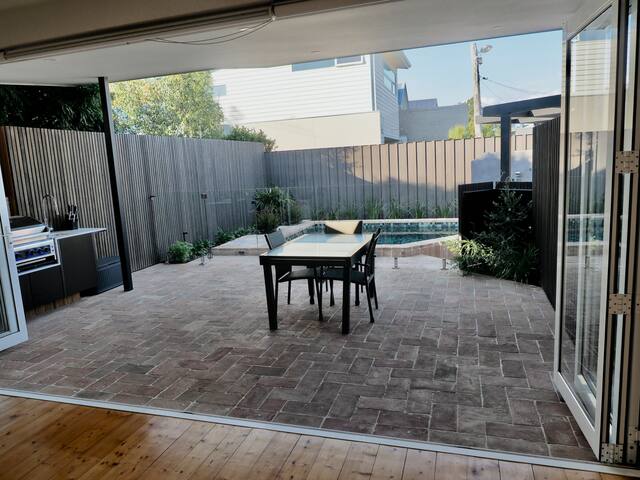 House with a Pool, outdoor dining near City &Beach gallery image 2