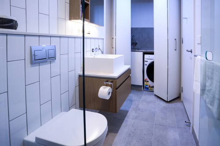 Three-Bedroom Two-Bathroom Superior Apartment gallery image 2