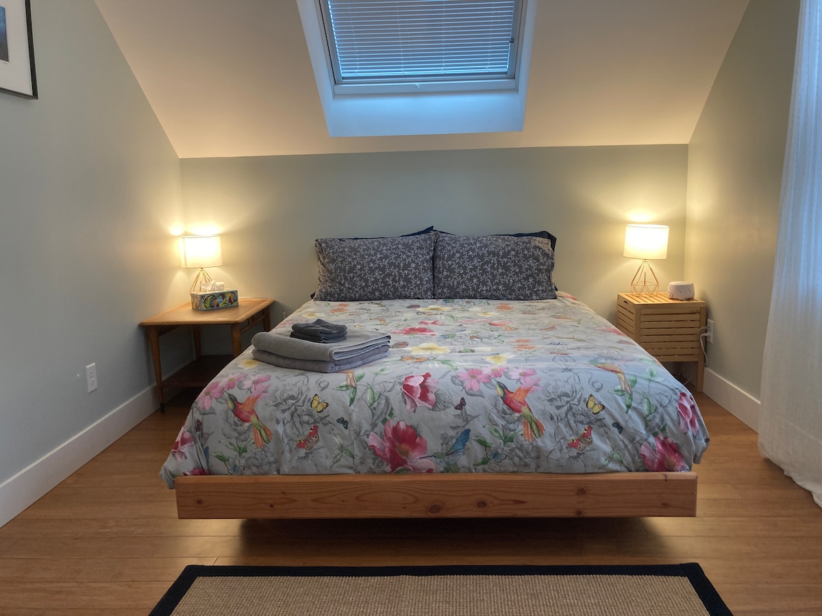 Kitanda cha malkia cha chumba cha kulala cha 2