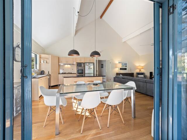 The River House – in the heart of Margaret River! gallery image 5