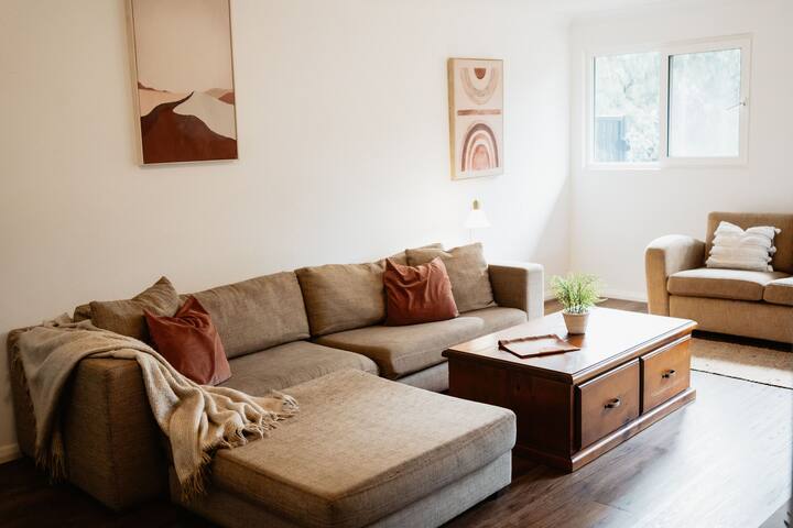 Fully Self Contained Apartment #5 gallery image 2