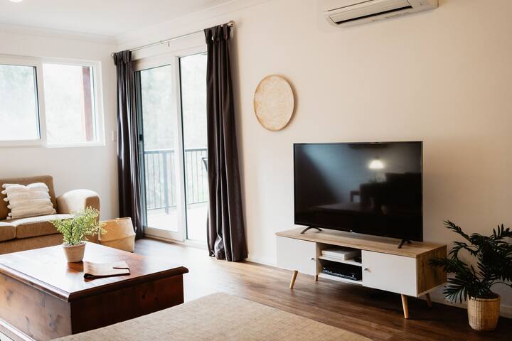 Fully Self Contained Apartment #5 gallery image 3