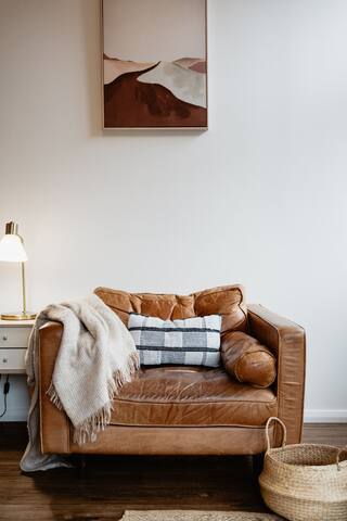 Fully Self Contained Apartment #7 gallery image 4