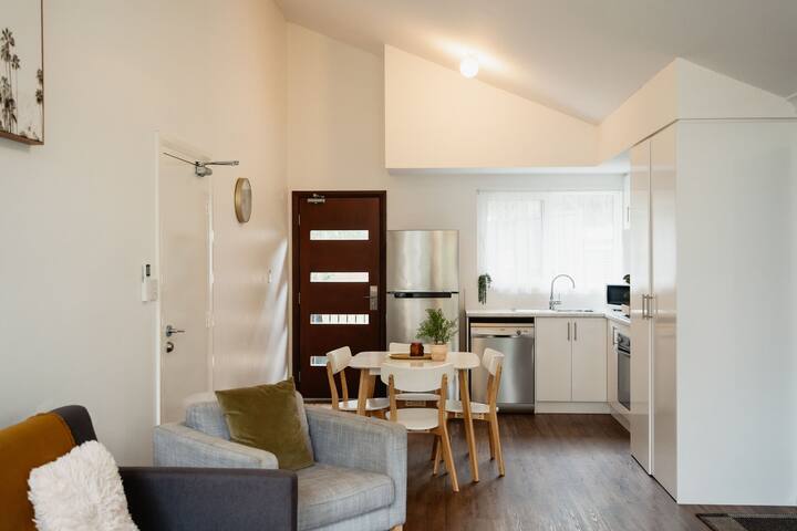 Fully Self Contained Apartment #8 gallery image 2