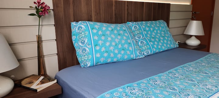 Ottimi sogni e riposo in un ambiente accogliente e tranquillo! 
Suite con letto queen-size.
Aria condizionata con AC Spalato 
09.000 BTUS!