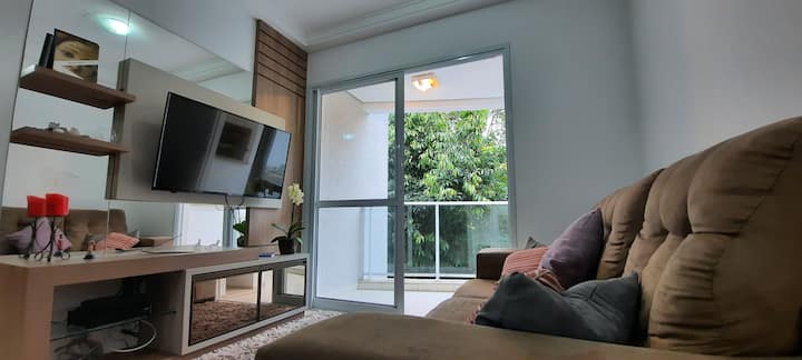 Non c'è niente di meglio che guardare bei film dopo una giornata di tour!
TV 43" HD, wifi e comodo divano letto!