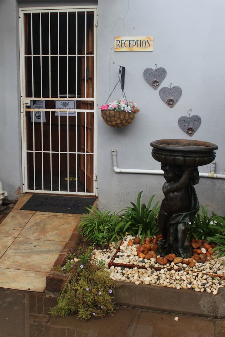 Sondela Bed & Breakfast Bed and breakfasts for Rent in Aliwal North