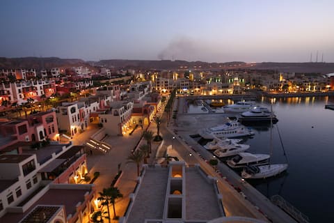 3.5 Bedrooms Apartment