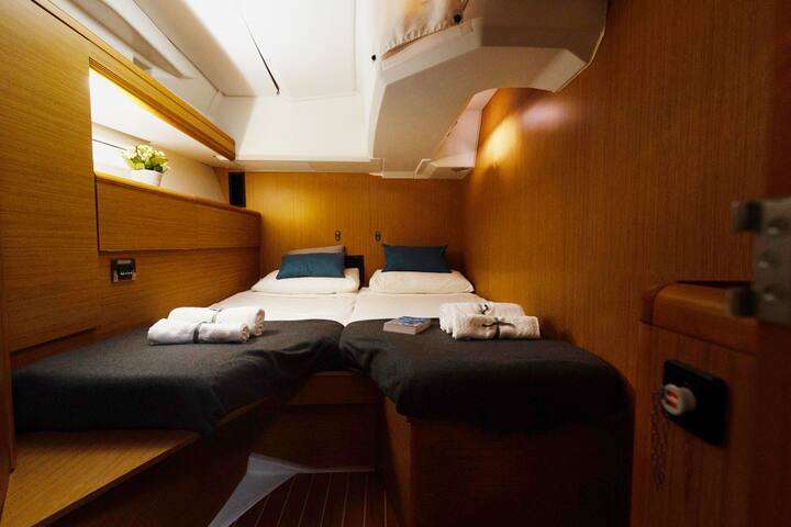 Melpomene – the sailing yacht house gallery image 2