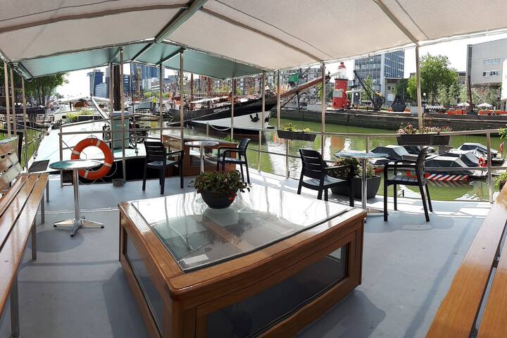 Group accommodation Rooms on Water gallery image 2