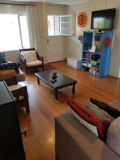 Top Airbnb: FULL HOUSE-3 Rooms|Downtown|Barbecue|Garage|130m|9Guests em Cambará Do Sul