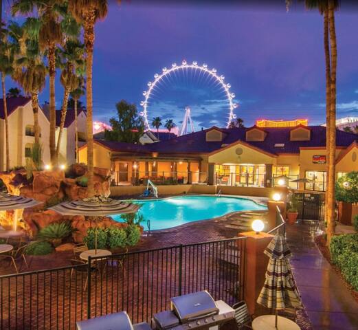 Right Next To The Sphere ~ 2Bd 2Bath gallery image 2