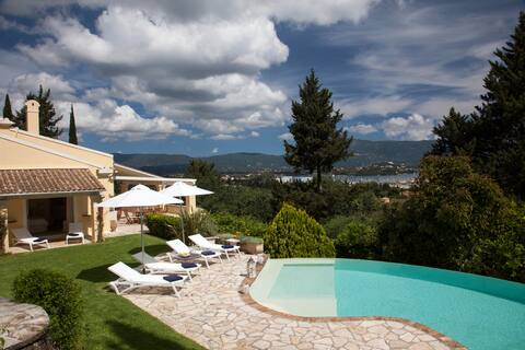 Paloma Sleeps 8 with private pool and sea views