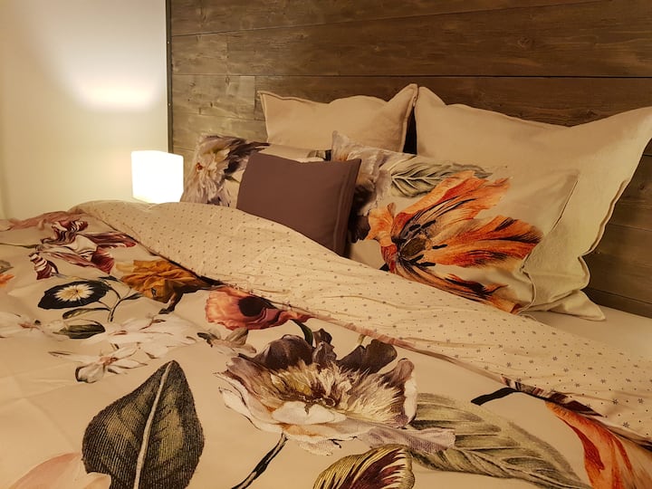 Chambre avec salle de bains