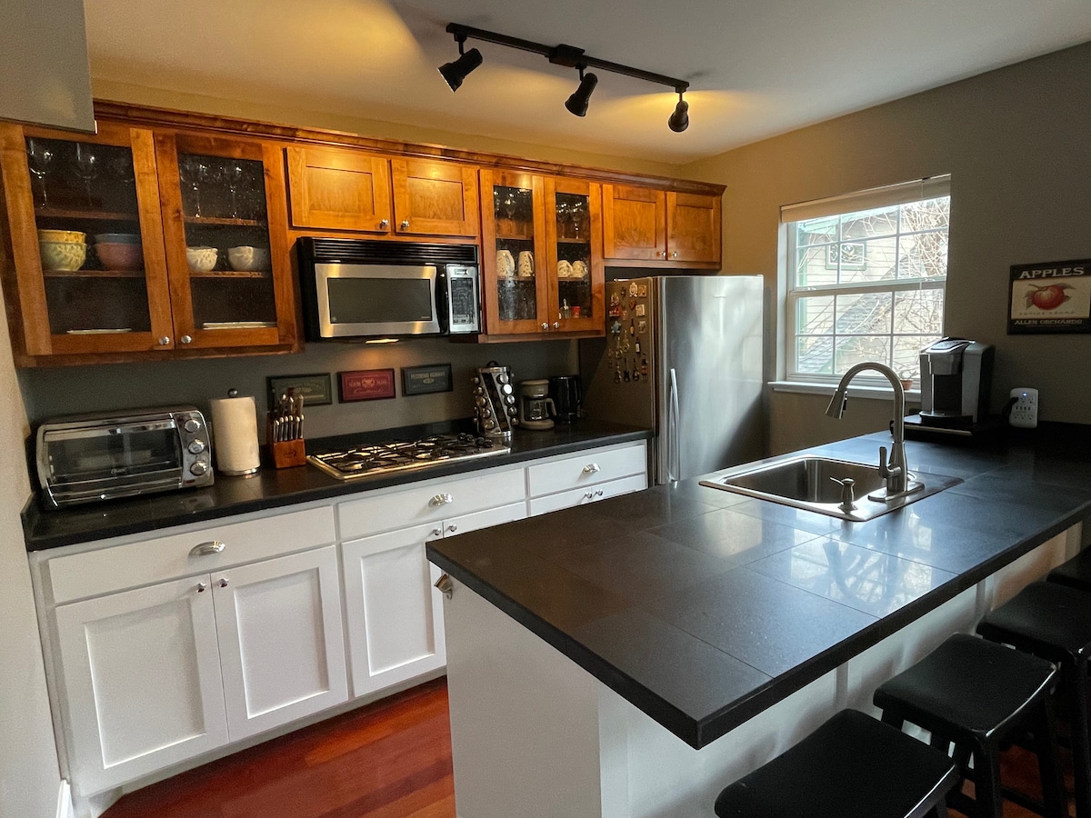 Allandale Guesthouse: Your Peaceful Austin Retreat