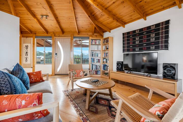 Secluded beach front retreat with a heated pool gallery image 4