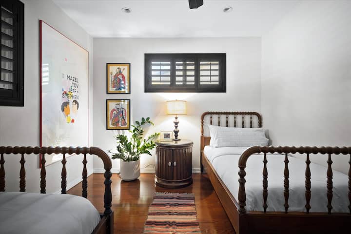 ห้องนอนเตียงคู่