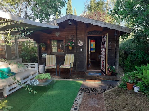 WOODEN COTTAGE WITH JACUZZI IN TAO GARDEN,