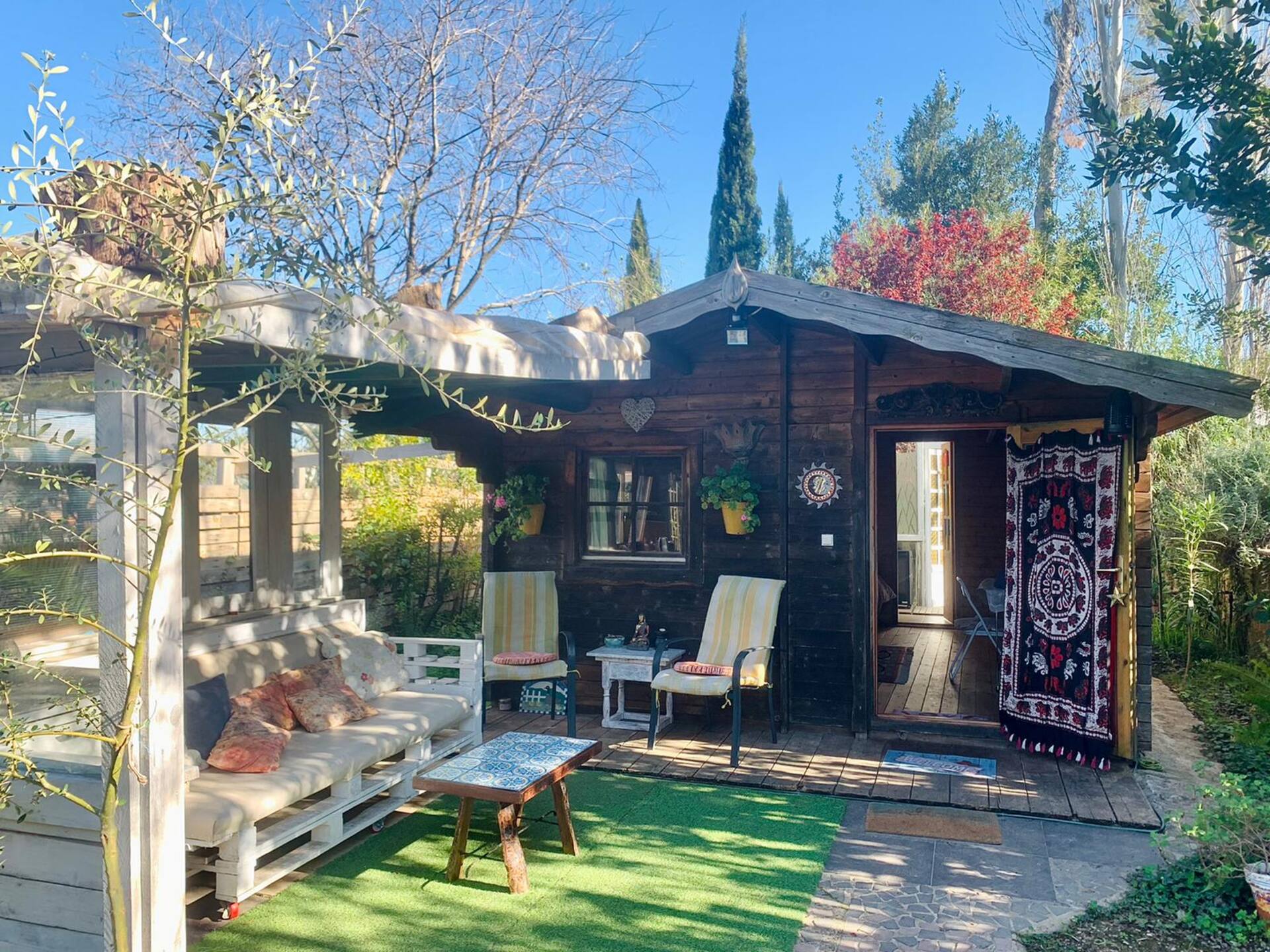 WOODEN HOUSE WITH JACUZZI IN THE TAO GARDEN,