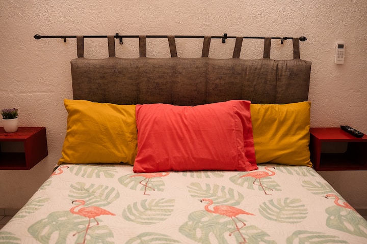 Cómoda cama tamaño Queen - Comfortable queen-size bed