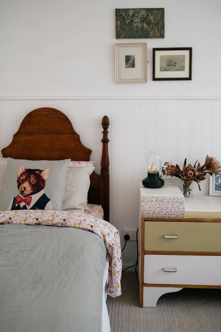 Deux lits simples au The Sandy Sister dans la chambre trois.