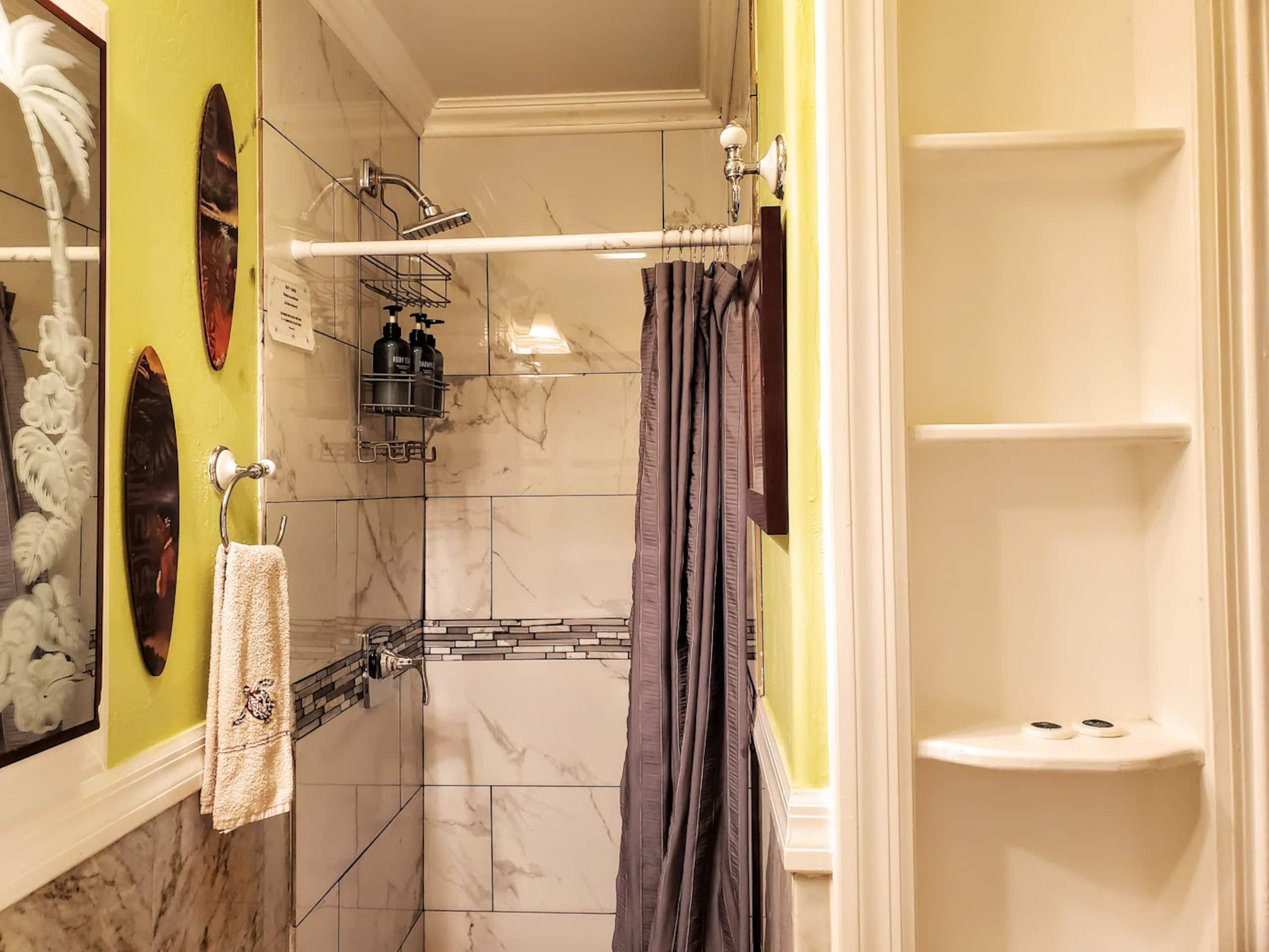 Cozy, charming secluded 1 bedroom close to beach - Photo 17