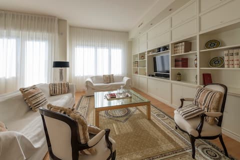 Luxury apartment in the center and near the sea