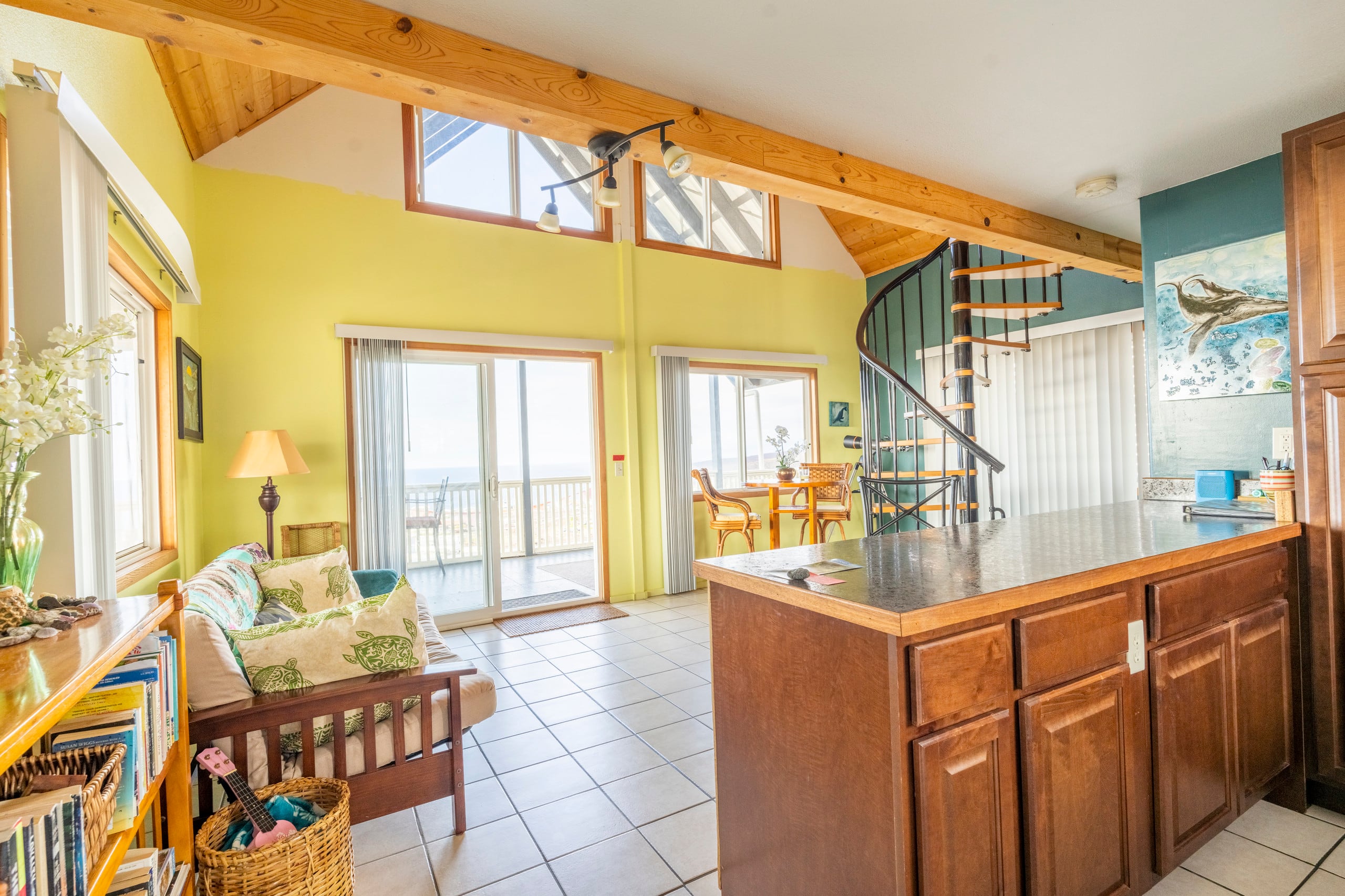 South Kona Home with a Sweeping View - Image 18