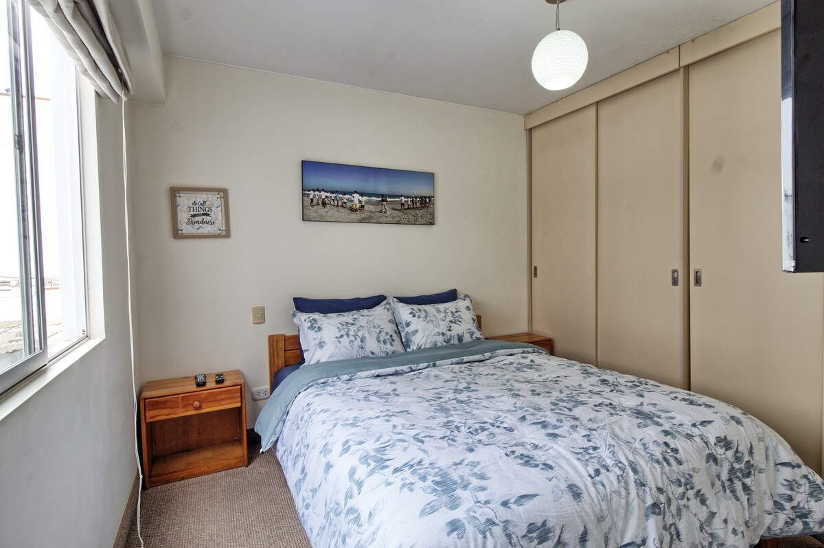 dormitorio principal con amplio closet