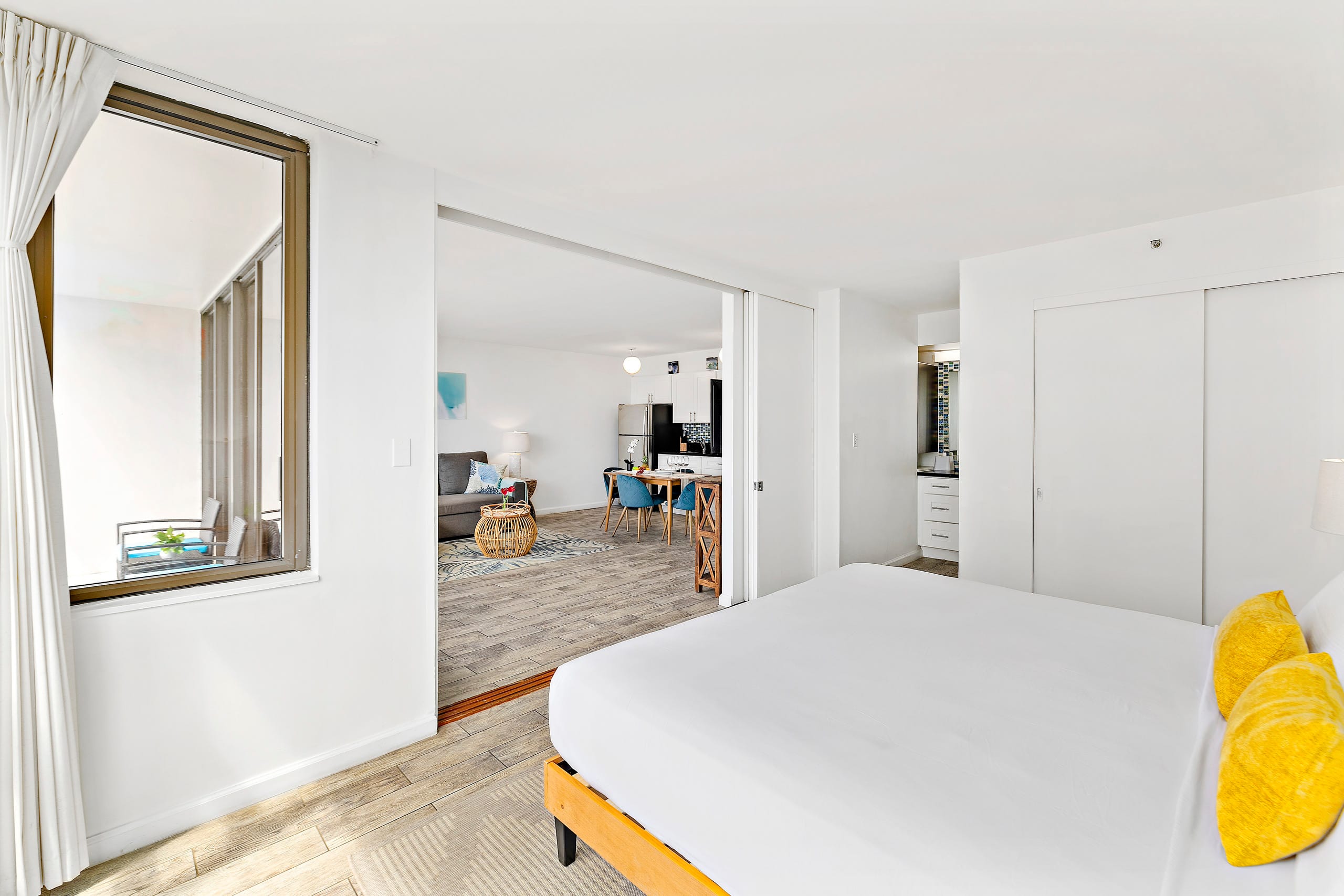 Condo in Honolulu · ★4.84 · 1 bedroom · 2 beds · 1 private bath - Image 15