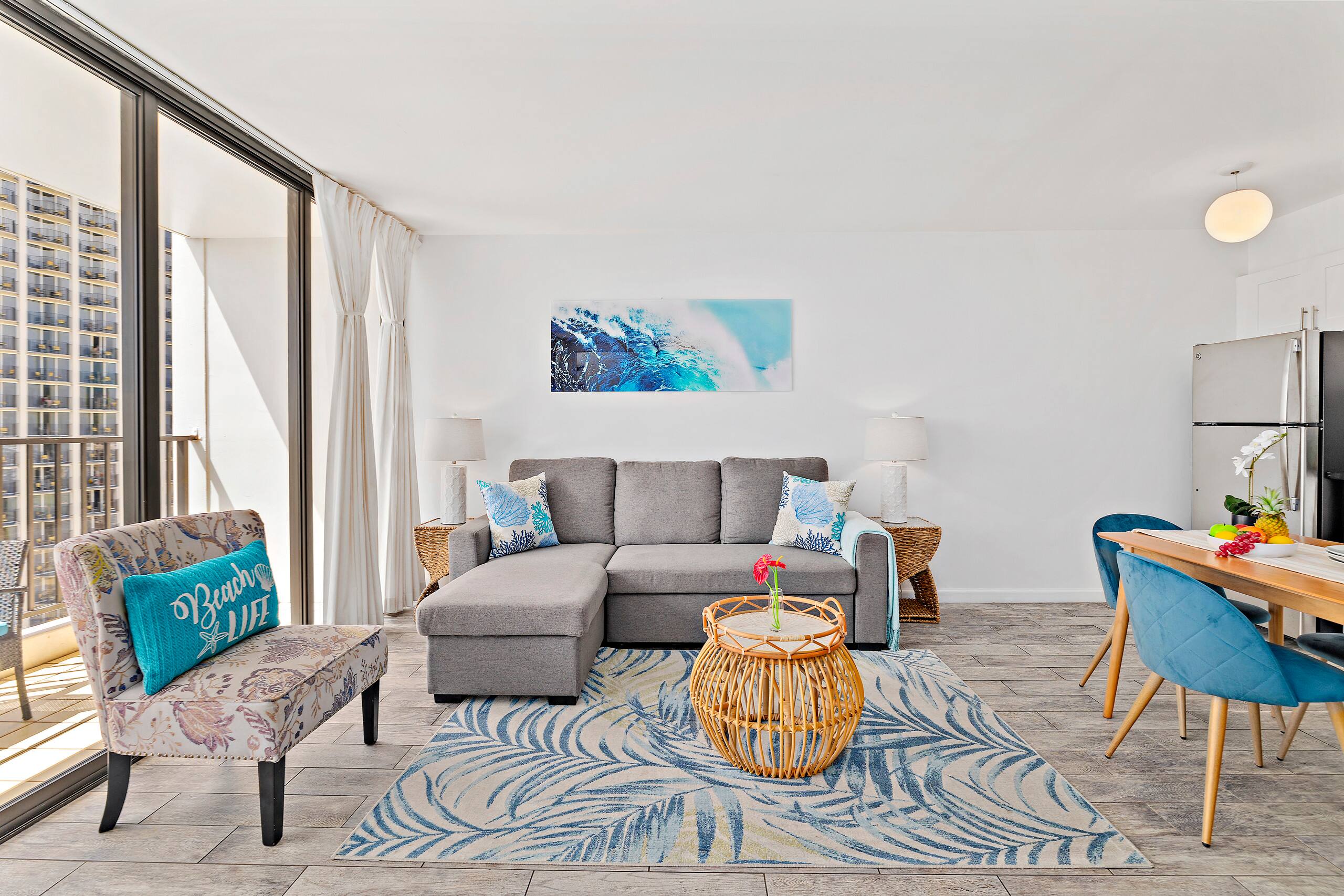 Condo in Honolulu · ★4.84 · 1 bedroom · 2 beds · 1 private bath - Image 3