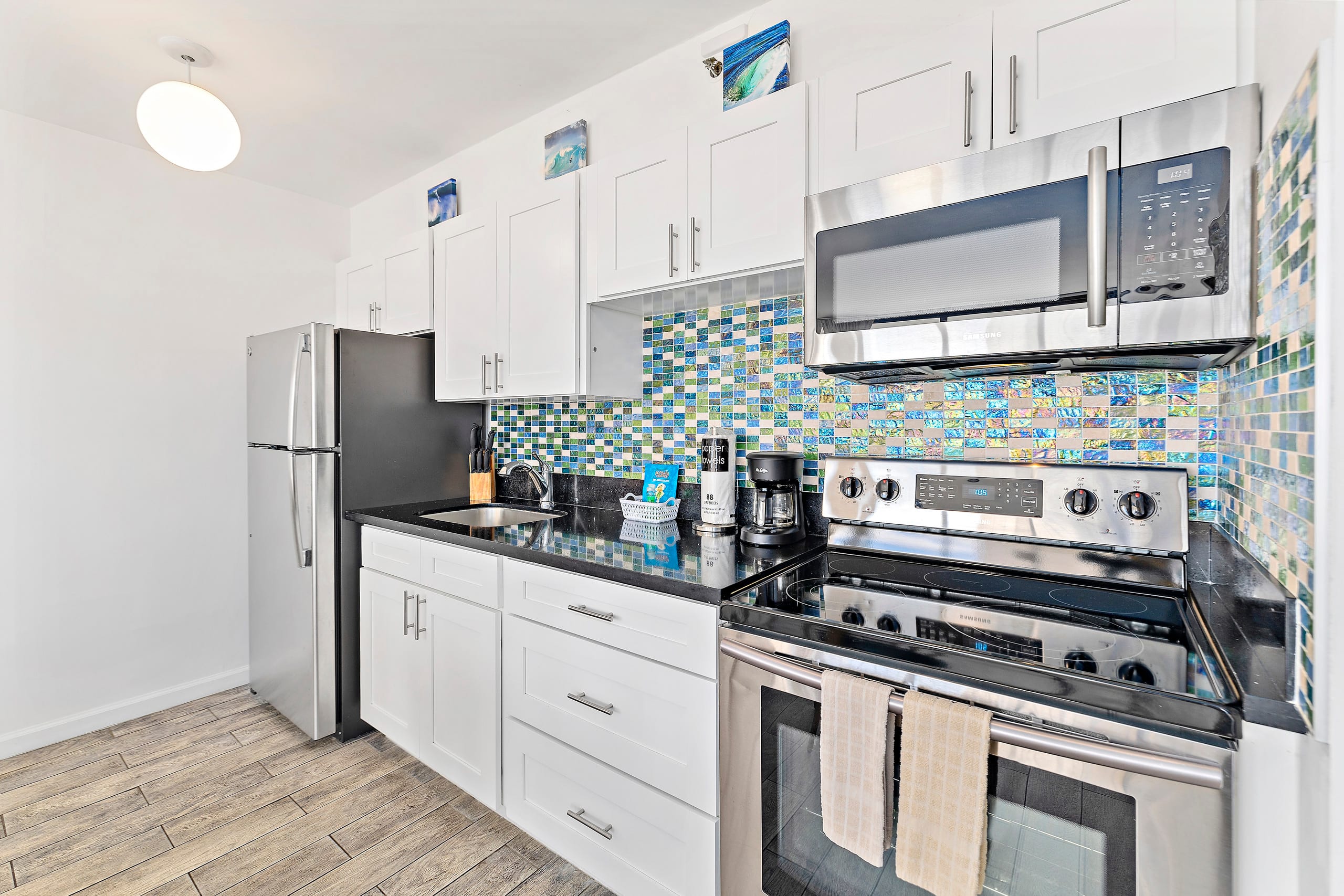 Condo in Honolulu · ★4.84 · 1 bedroom · 2 beds · 1 private bath - Image 6