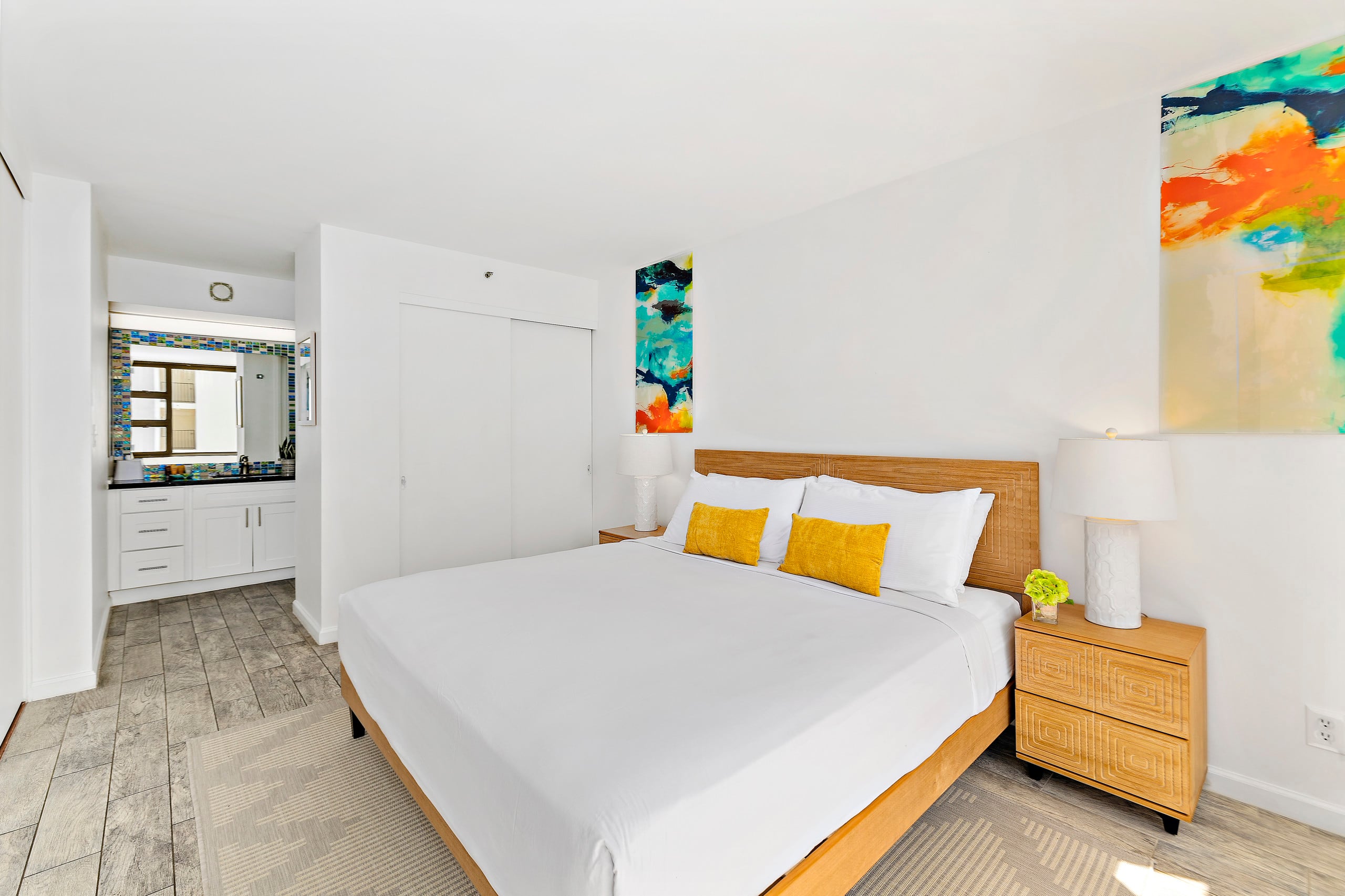 Condo in Honolulu · ★4.84 · 1 bedroom · 2 beds · 1 private bath - Image 13