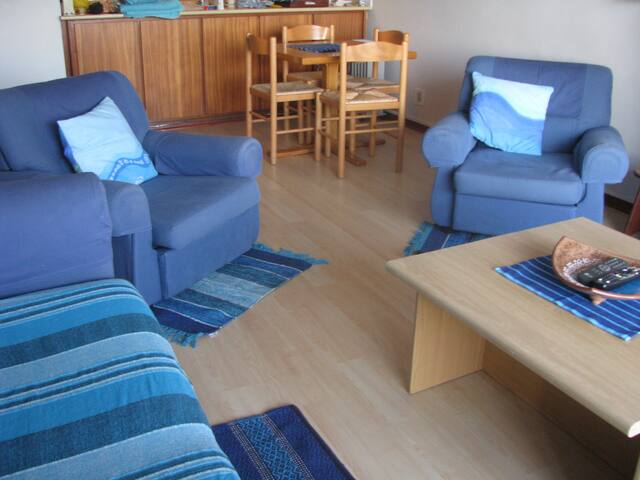 Beachfront apartment with Stunning view. gallery image 3