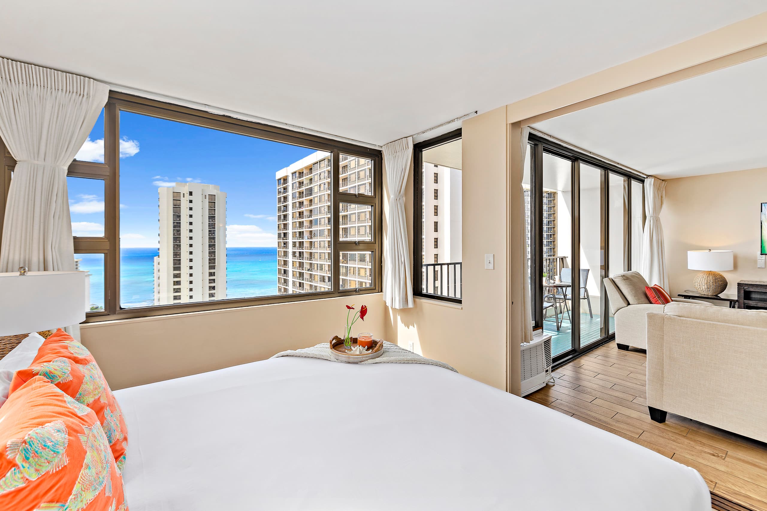 Condo in Honolulu · ★4.81 · 1 bedroom · 2 beds · 1 private bath - Image 15