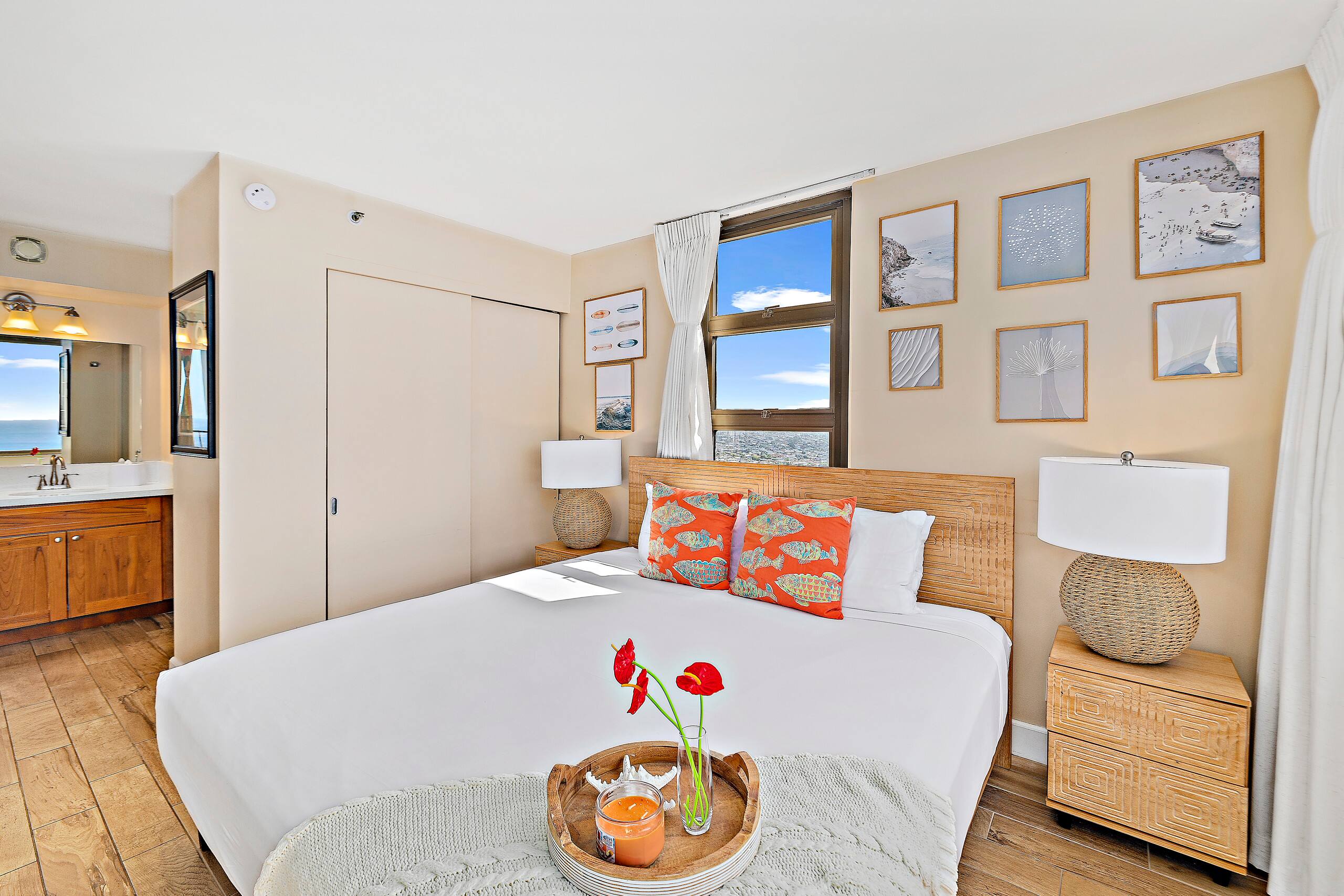 Condo in Honolulu · ★4.81 · 1 bedroom · 2 beds · 1 private bath - Image 13