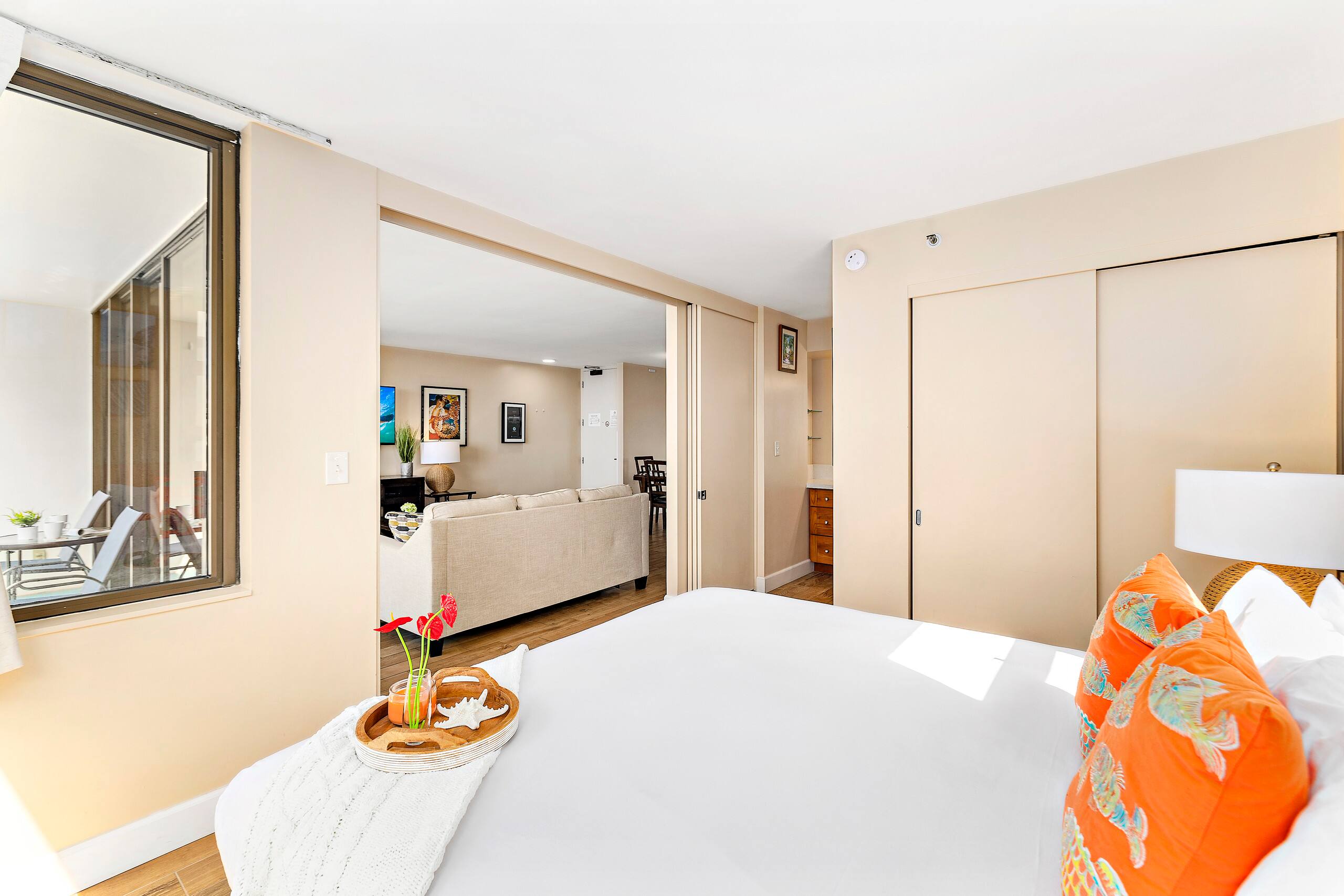 Condo in Honolulu · ★4.81 · 1 bedroom · 2 beds · 1 private bath - Image 14