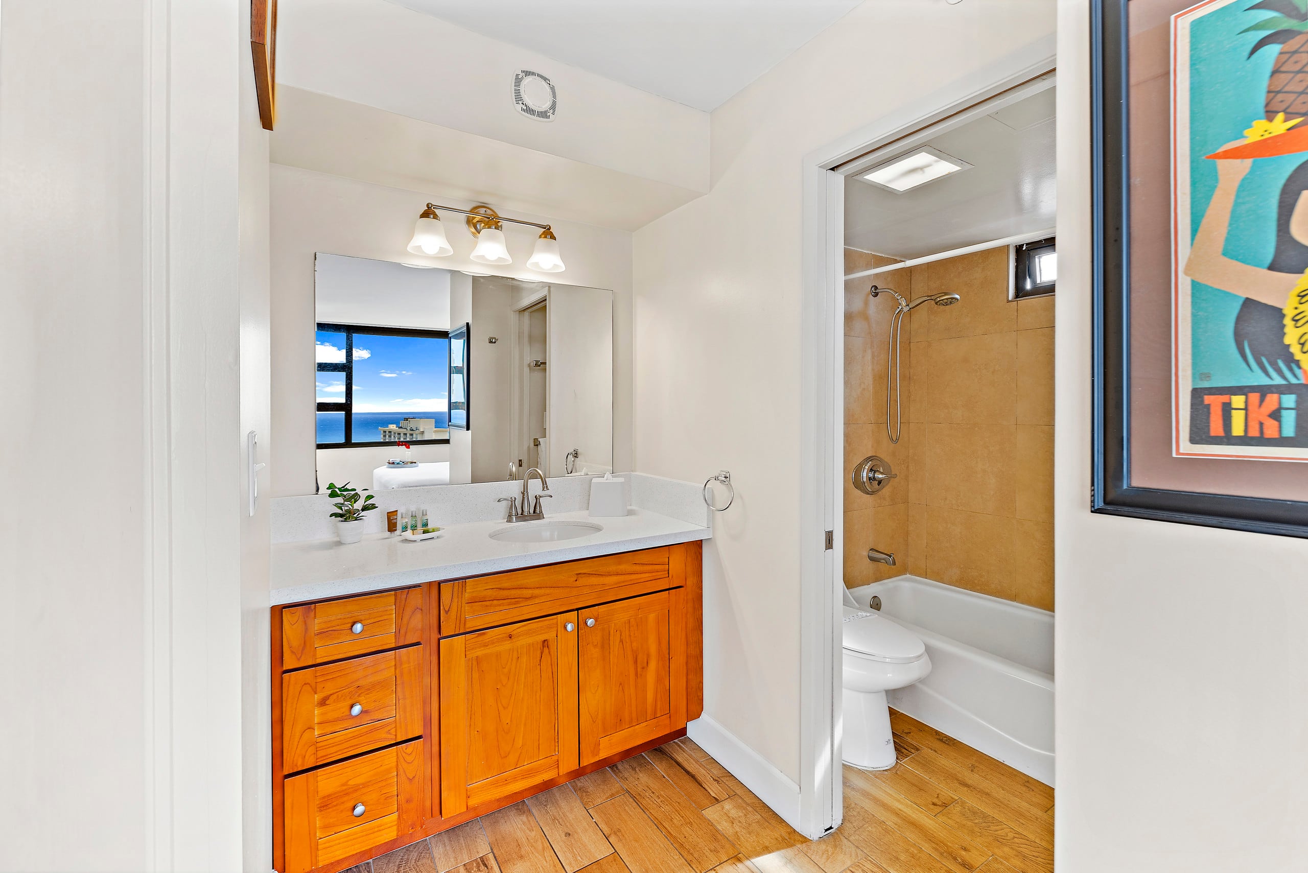 Condo in Honolulu · ★4.81 · 1 bedroom · 2 beds · 1 private bath - Image 16