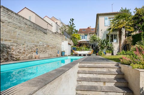 Villa Les Roses Bleues, 20 minutes by train from Paris