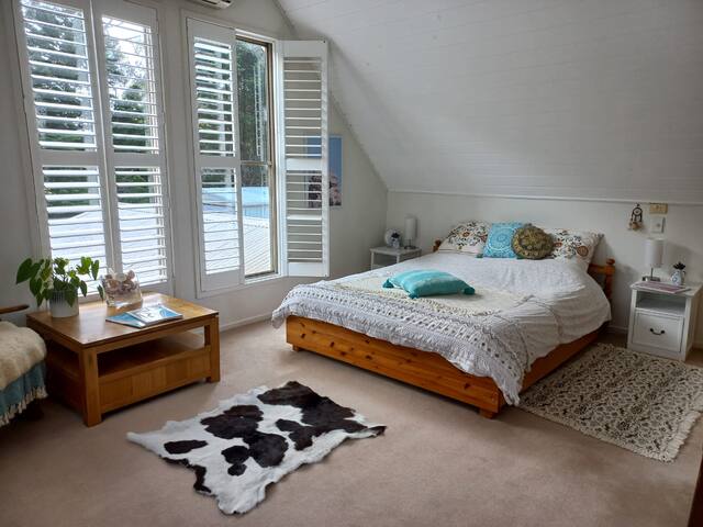 Coastal 3Acre Paradise-5min drive to beach&town gallery image 4